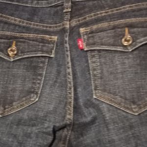 Levis